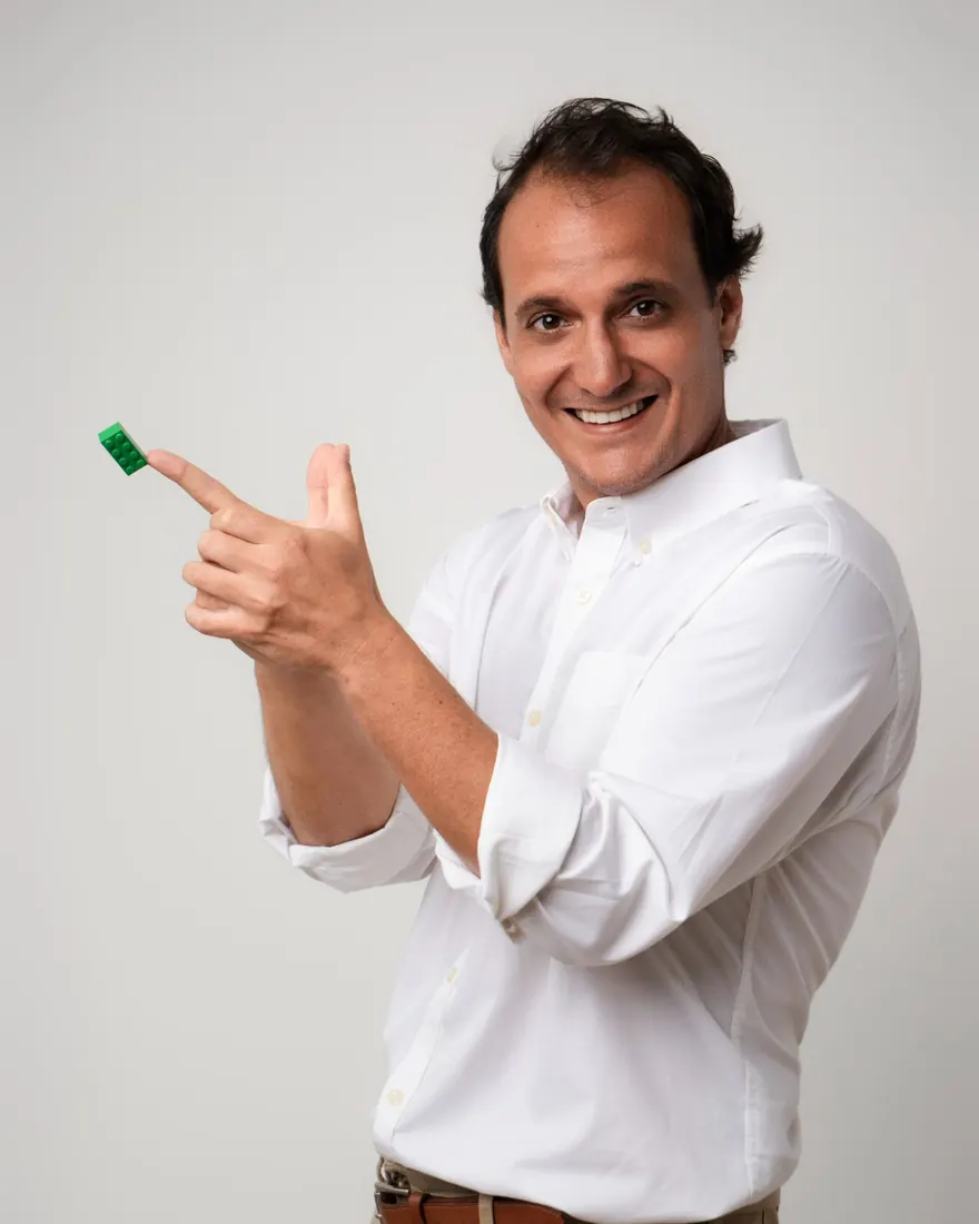 Jack Reimon señalando